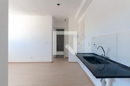 Cozinha de apartamento para alugar com 2 quartos, 34m² em Cidade São Mateus, São Paulo