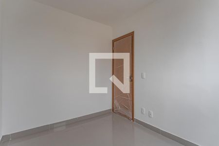Quarto 2 de apartamento para alugar com 2 quartos, 45m² em Jardim Itu, Porto Alegre
