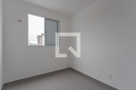 Quarto 2 de apartamento para alugar com 2 quartos, 45m² em Jardim Itu, Porto Alegre