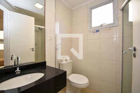banheiro de kitnet/studio para alugar com 1 quarto, 33m² em Pinheiros, São Paulo