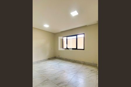 Quarto de casa de condomínio para alugar com 4 quartos, 402m² em Residencial Goiânia Golfe Clube, Goiânia