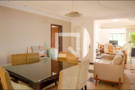 Casa de Condomínio para alugar com 8 quartos, 538m² em Residencial Aldeia do Vale, Goiânia