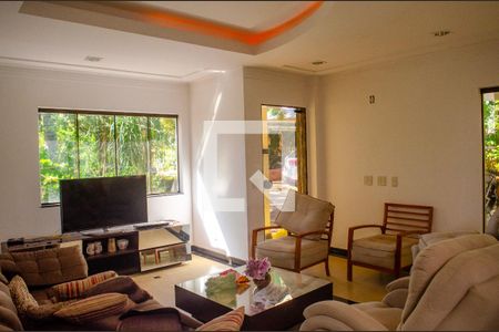 Casa de Condomínio para alugar com 8 quartos, 538m² em Residencial Aldeia do Vale, Goiânia