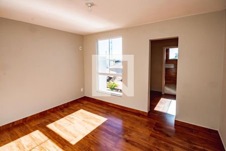 Casa à venda com 3 quartos, 175m² em Planalto, Belo Horizonte