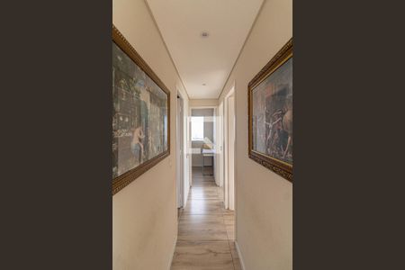 Corredor de apartamento à venda com 3 quartos, 55m² em Vila Ré, São Paulo