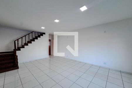 Sala de casa à venda com 3 quartos, 200m² em Vila Invernada, São Paulo