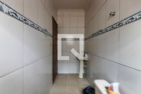 Banheiro da Suíte de casa para alugar com 2 quartos, 75m² em Jardim Melvi, Praia Grande