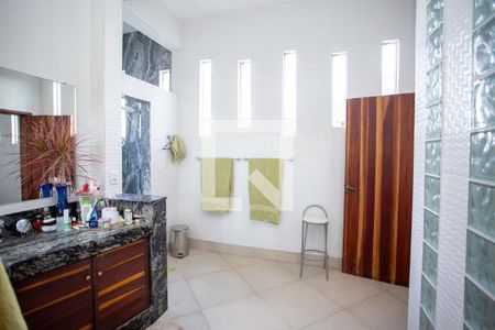 Banheiro da Suíte de casa à venda com 3 quartos, 280m² em Tropical, Contagem