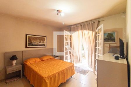 Suíte de casa à venda com 3 quartos, 360m² em Xaxim, Curitiba