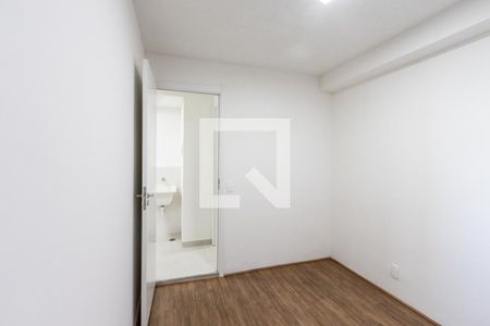 Quarto 1 de apartamento para alugar com 2 quartos, 34m² em Parque Industrial Tomas Edson, São Paulo
