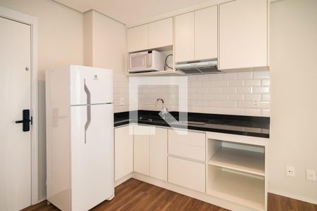 Sala / Cozinha de kitnet/studio para alugar com 1 quarto, 32m² em Bela Vista, São Paulo