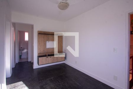 Sala de apartamento para alugar com 2 quartos, 45m² em Colubandê, São Gonçalo