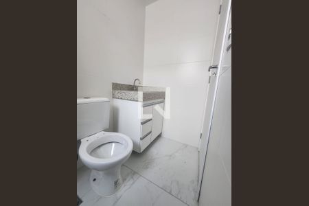Banheiro de apartamento para alugar com 2 quartos, 184m² em Cabral, Contagem