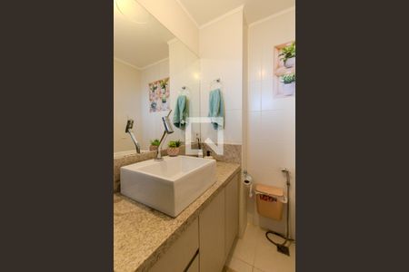 Banheiro da Suíte de apartamento para alugar com 2 quartos, 64m² em Camaquã, Porto Alegre