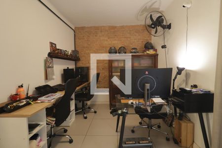 Escritório de casa para alugar com 4 quartos, 180m² em Jardim da Gloria, São Paulo