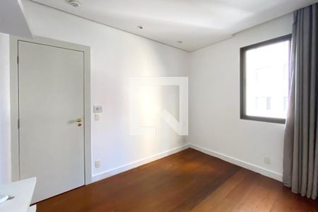 Suite 1 de apartamento para alugar com 3 quartos, 95m² em Belvedere, Belo Horizonte
