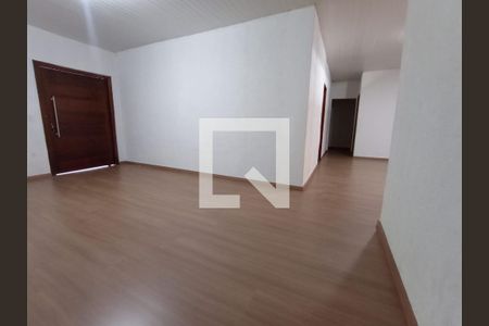 Sala de casa para alugar com 3 quartos, 180m² em Uberaba, Curitiba