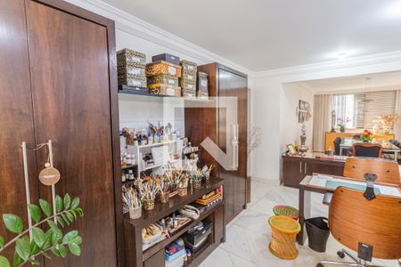 Ateliê/Escritório de apartamento à venda com 3 quartos, 160m² em Lourdes, Belo Horizonte