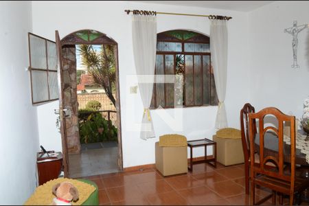 Sala de casa à venda com 3 quartos, 428m² em Goiânia, Belo Horizonte
