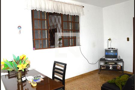 Sala de TV de casa à venda com 3 quartos, 428m² em Goiânia, Belo Horizonte