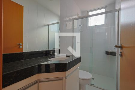 Banheiro social de apartamento à venda com 3 quartos, 76m² em Barroca, Belo Horizonte