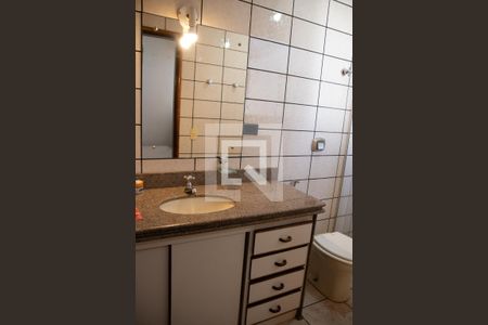 Banheiro da Suíte 1 de casa à venda com 6 quartos, 390m² em Jardim da Luz, Goiânia