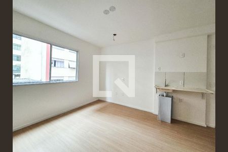 Sala/Cozinha de apartamento para alugar com 1 quarto, 21m² em República, São Paulo