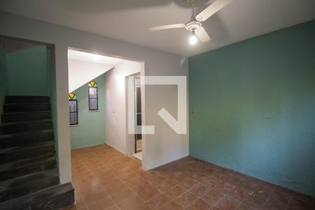 Sala de casa para alugar com 3 quartos, 120m² em Sete Pontes, São Gonçalo