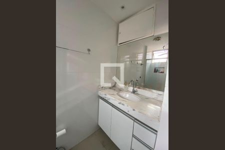 Banheiro social de apartamento para alugar com 1 quarto, 41m² em Funcionários, Belo Horizonte