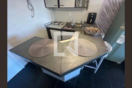 Cozinha de apartamento para alugar com 1 quarto, 47m² em Itararé, São Vicente