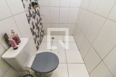 Banheiro da Suíte 1 de casa à venda com 2 quartos, 100m² em Vila Carmosina, São Paulo