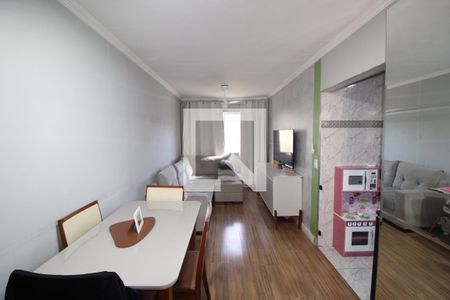 Sala de apartamento à venda com 2 quartos, 56m² em Conjunto Residencial José Bonifácio, São Paulo