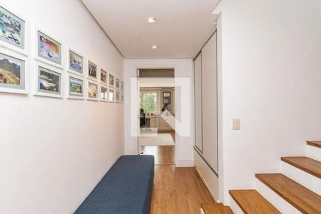 Corredor de casa para alugar com 3 quartos, 150m² em Três Figueiras, Porto Alegre