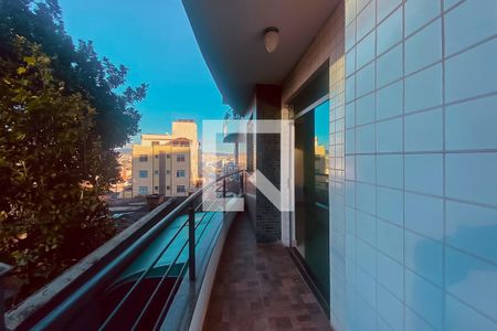 Apartamento para alugar com 3 quartos, 98m² em Santa Cruz Industrial, Contagem