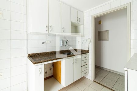 Cozinha de apartamento para alugar com 2 quartos, 72m² em Vila Ipojuca, São Paulo