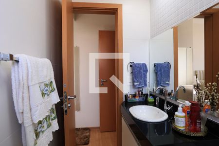 Banheiro da Suíte de apartamento à venda com 2 quartos, 58m² em Santa Efigênia, Belo Horizonte