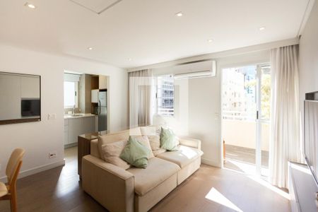 Sala de apartamento à venda com 2 quartos, 76m² em Itaim Bibi, São Paulo