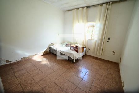 Casa à venda com 3 quartos, 200m² em Vila Lucy, Goiânia