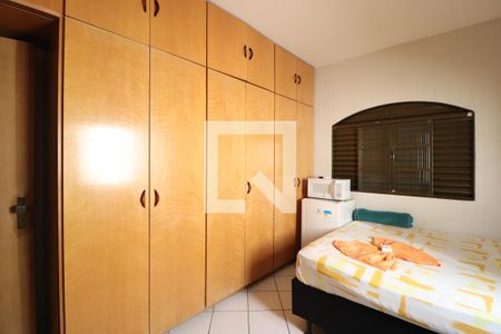 Quarto Suíte de kitnet/studio para alugar com 1 quarto, 25m² em Santa Mônica, Uberlândia
