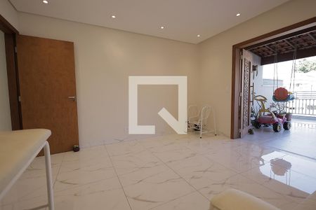 Casa à venda com 3 quartos, 354m² em Vila Curuçá, Santo André