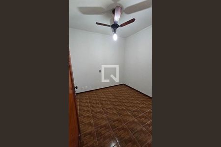 Casa à venda com 4 quartos, 300m² em Vila Lucia, São Paulo