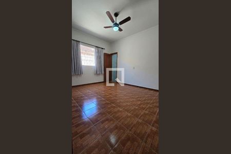 Casa à venda com 4 quartos, 300m² em Vila Lucia, São Paulo