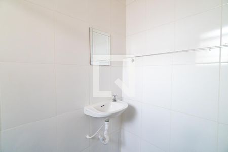 Banheiro de casa para alugar com 1 quarto, 48m² em Vila Guarani (zona Sul), São Paulo