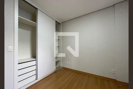 Quarto de apartamento para alugar com 3 quartos, 190m² em Buritis, Belo Horizonte
