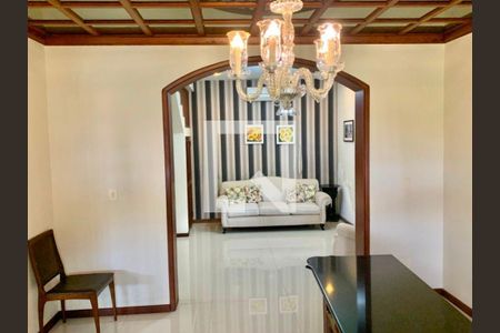 Casa à venda com 5 quartos, 440m² em São Francisco, Niterói