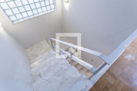 Escada de casa à venda com 4 quartos, 350m² em Jardim Luzitania, São Paulo