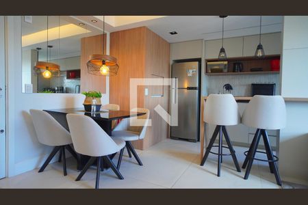 Sala e cozinha  de apartamento para alugar com 1 quarto, 46m² em Passo D’areia, Porto Alegre