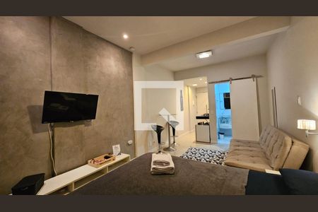 Sala / Quarto de kitnet/studio à venda com 1 quarto, 33m² em Copacabana, Rio de Janeiro