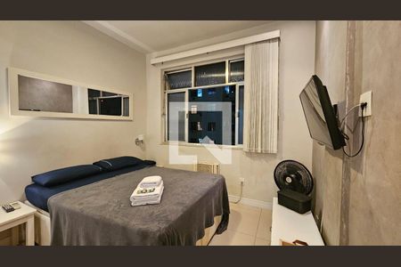 Sala / Quarto de kitnet/studio à venda com 1 quarto, 33m² em Copacabana, Rio de Janeiro