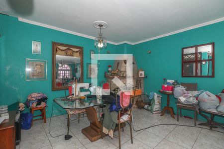 Sala de casa para alugar com 4 quartos, 250m² em Navegantes, Porto Alegre